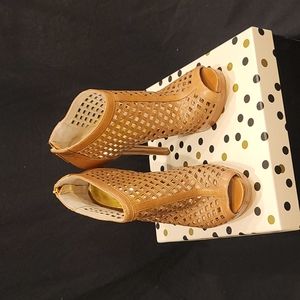 Michael Kors size 8 in women Brown sandal